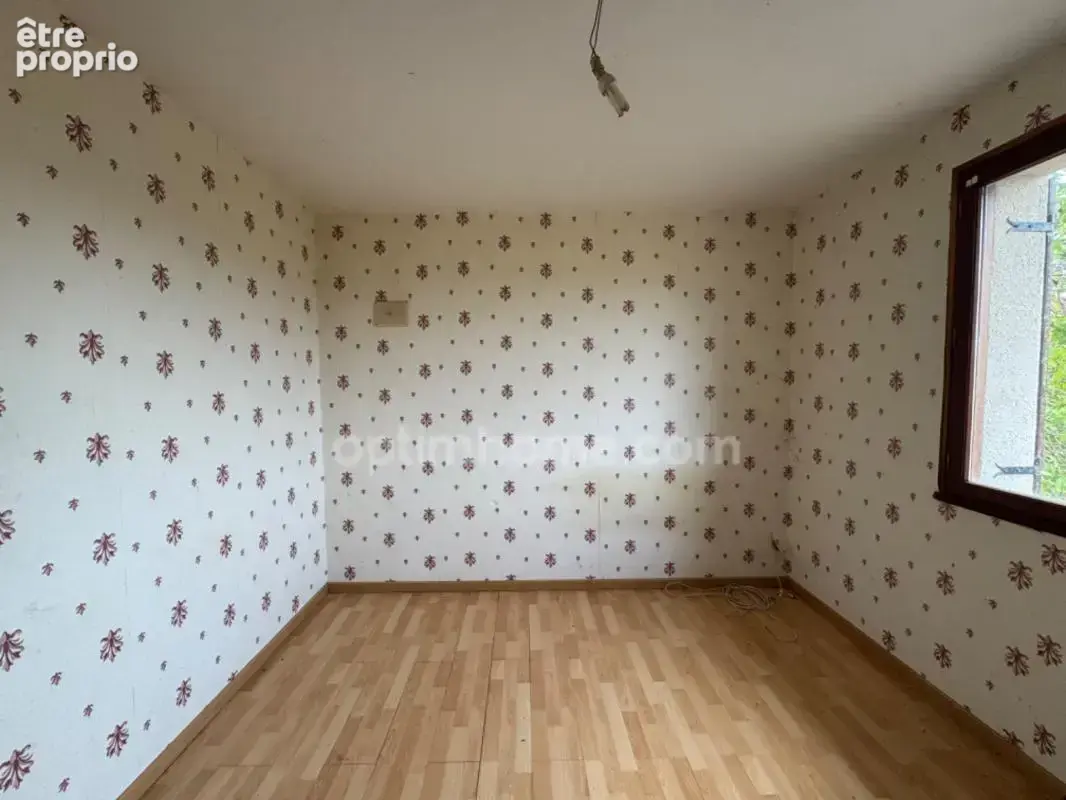 Maison familiale au calme de 96 m2 à MAILHAC SUR BENAIZE (87) - photo 8