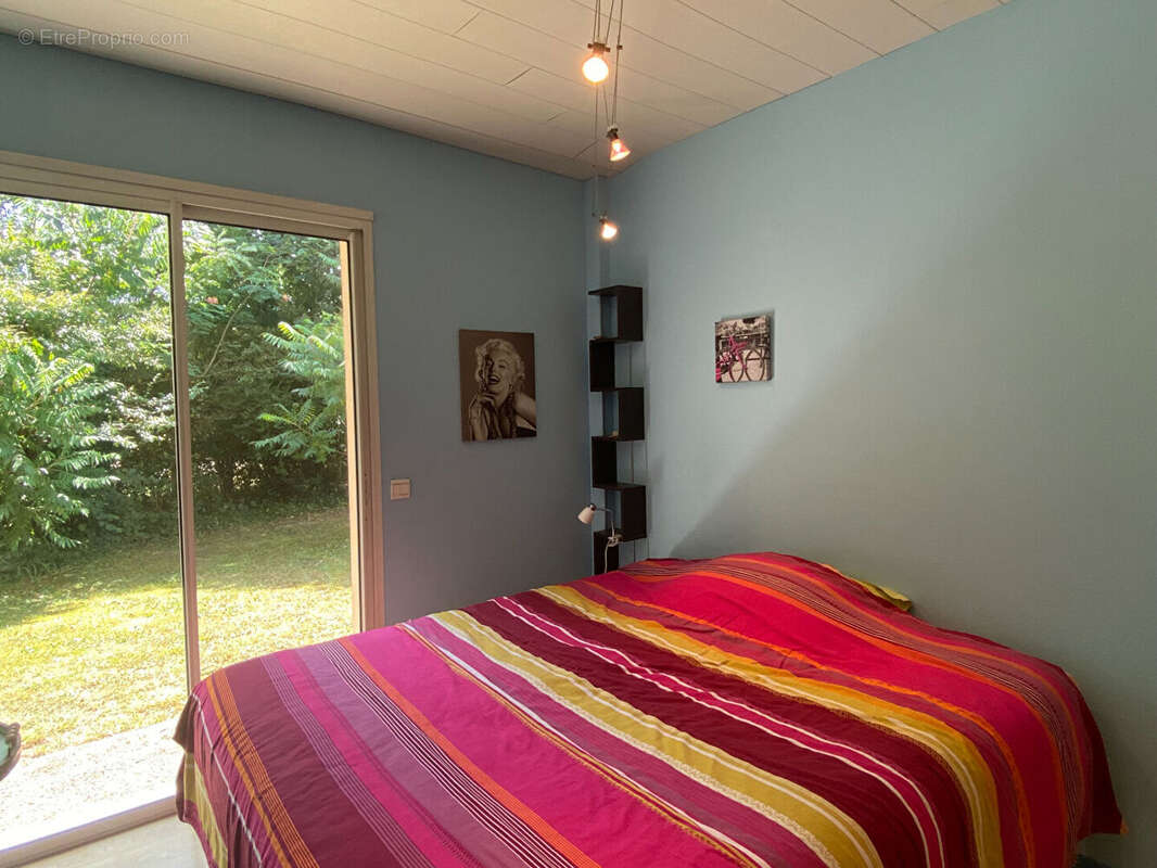 Maison à SAUGNAC-ET-CAMBRAN