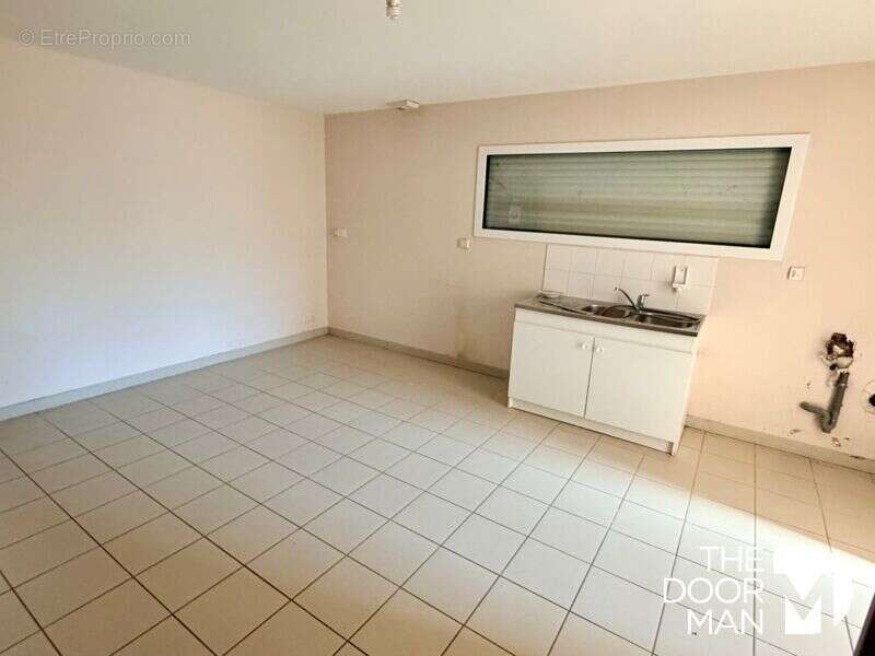 Bureau 22600 - photo 3