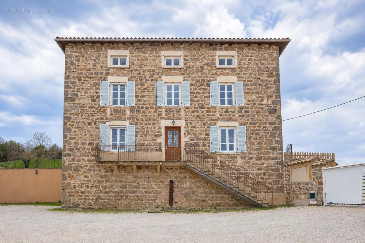 Maison à VAUX-EN-BEAUJOLAIS