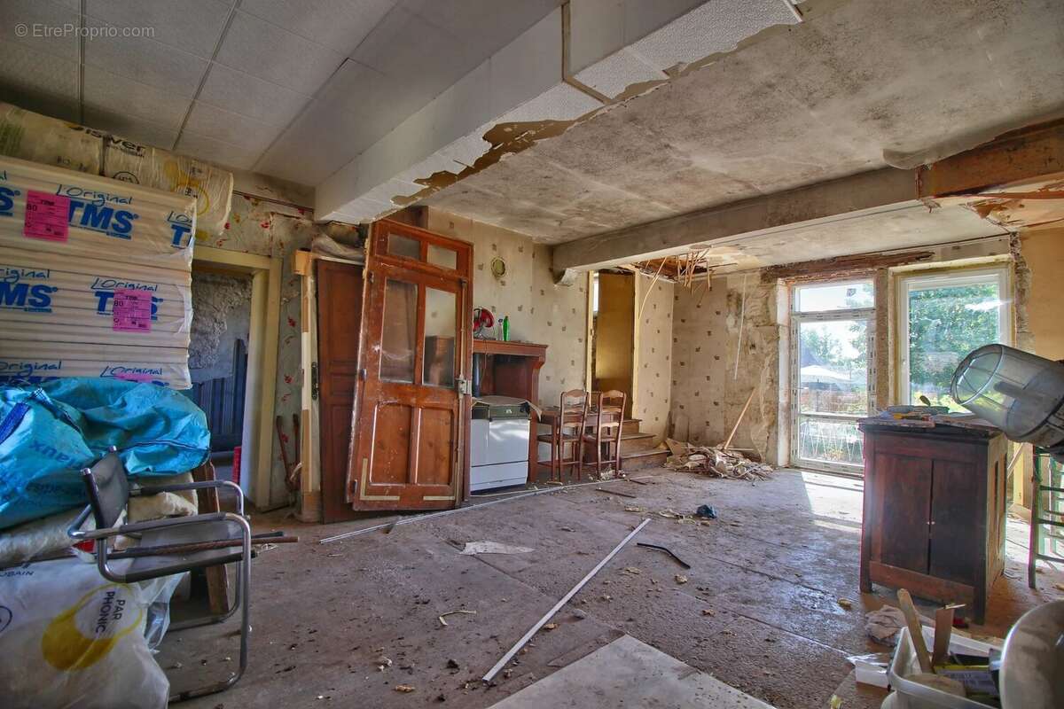 Maison de 86 m², à rénover - photo 2