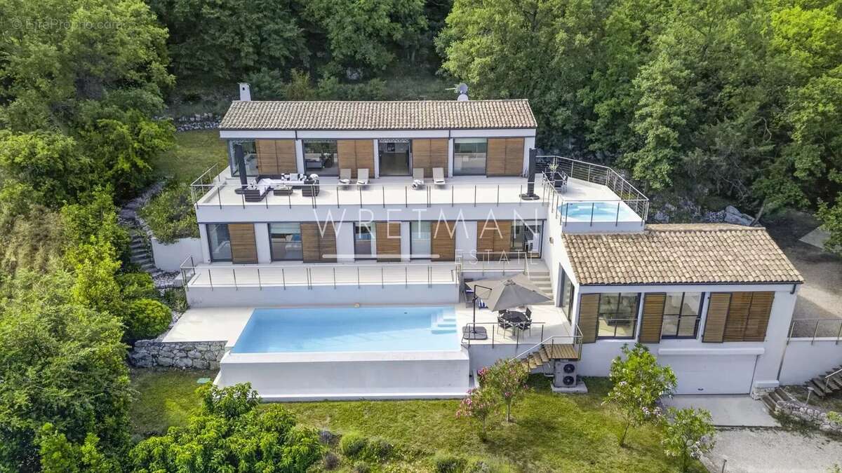 Maison à TOURRETTES-SUR-LOUP