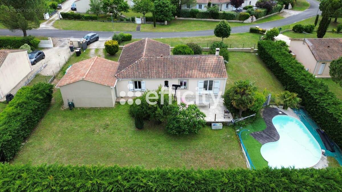 Maison à MOUTHIERS-SUR-BOEME