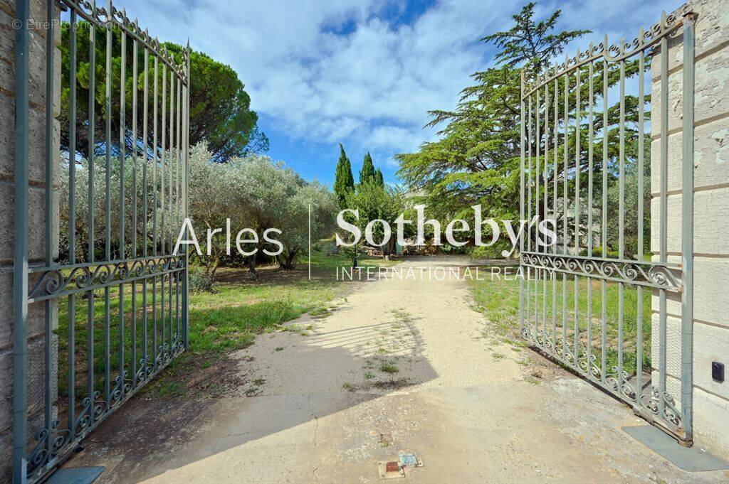 Maison à SAINT-MARTIN-DE-CRAU