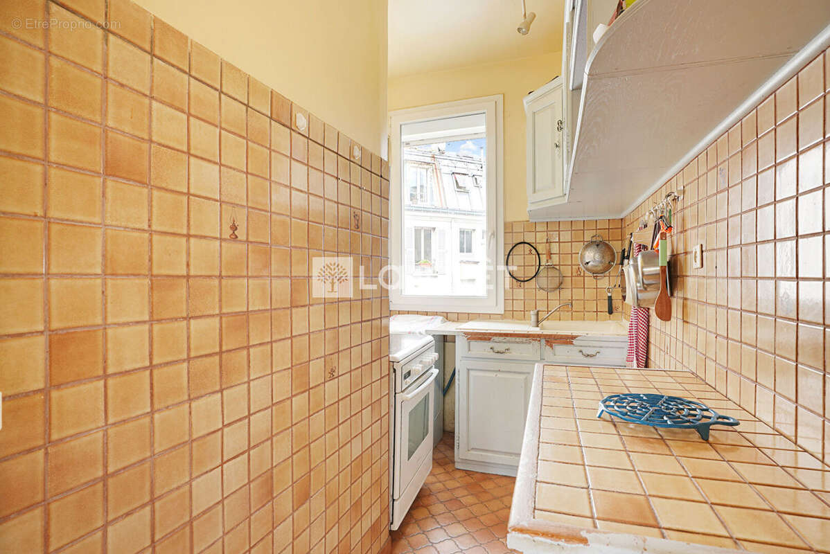 Appartement à PARIS-14E