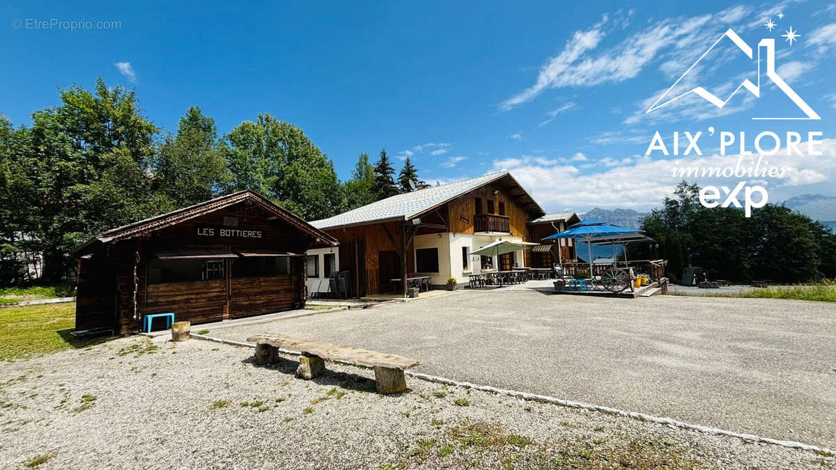 471 m² à Saint-Pancrace  - photo 5