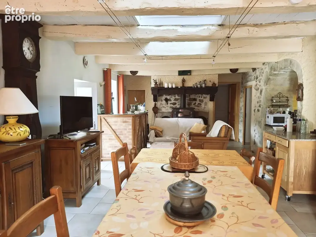 Une maison pleine de charme, prête à emménager, avec un beau potentiel d’aménagement - photo 3
