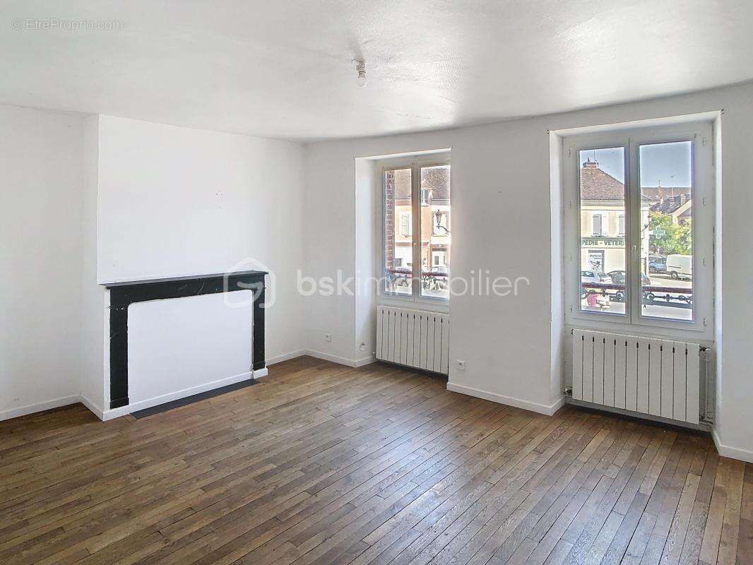 Appartement à CERISIERS