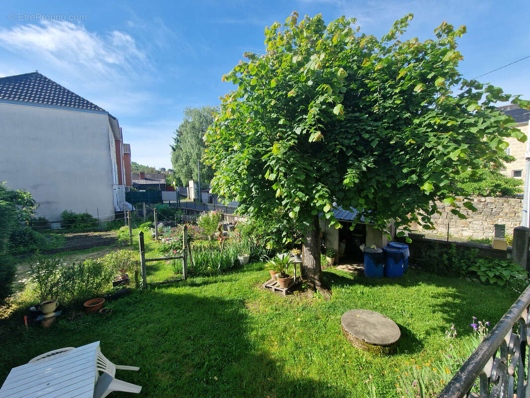 Immeuble de rapport avec jardin et garages - photo 3