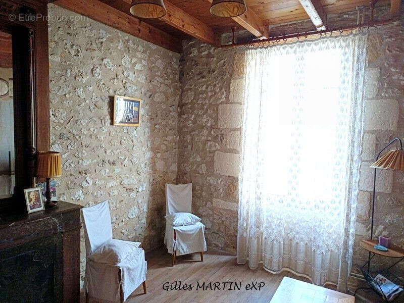 Maison 271 m² à Saint-Antoine-De-Breuilh  - photo 7