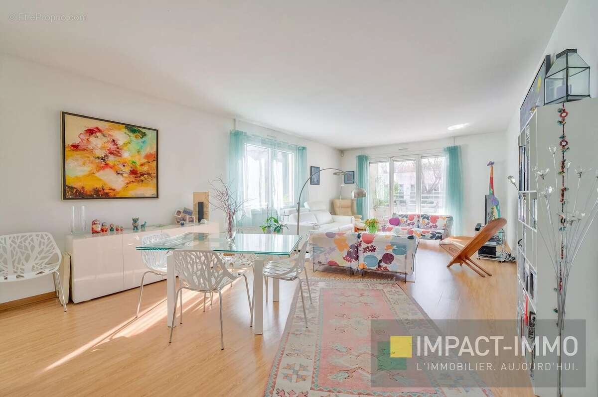 Appartement à COURBEVOIE