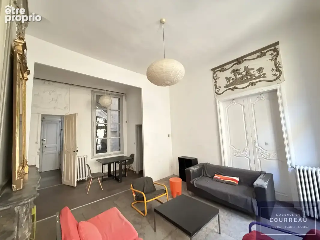 Montpellier   Centre historique, secteur Saint-Roch  Appartement de charme de 80 m2 avec balcon - photo 2