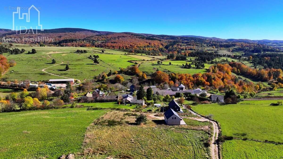 Terrain à SAINT-DENIS-EN-MARGERIDE