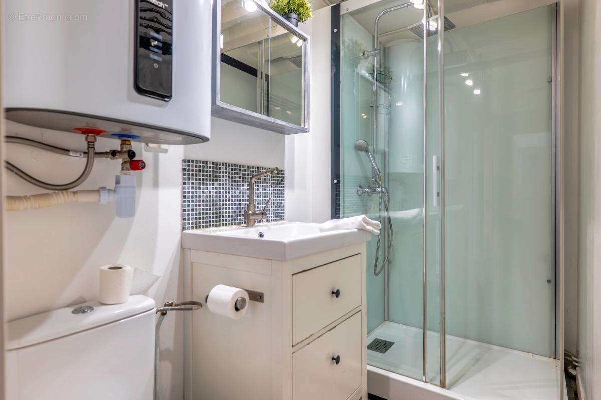 Appartement à PARIS-1E