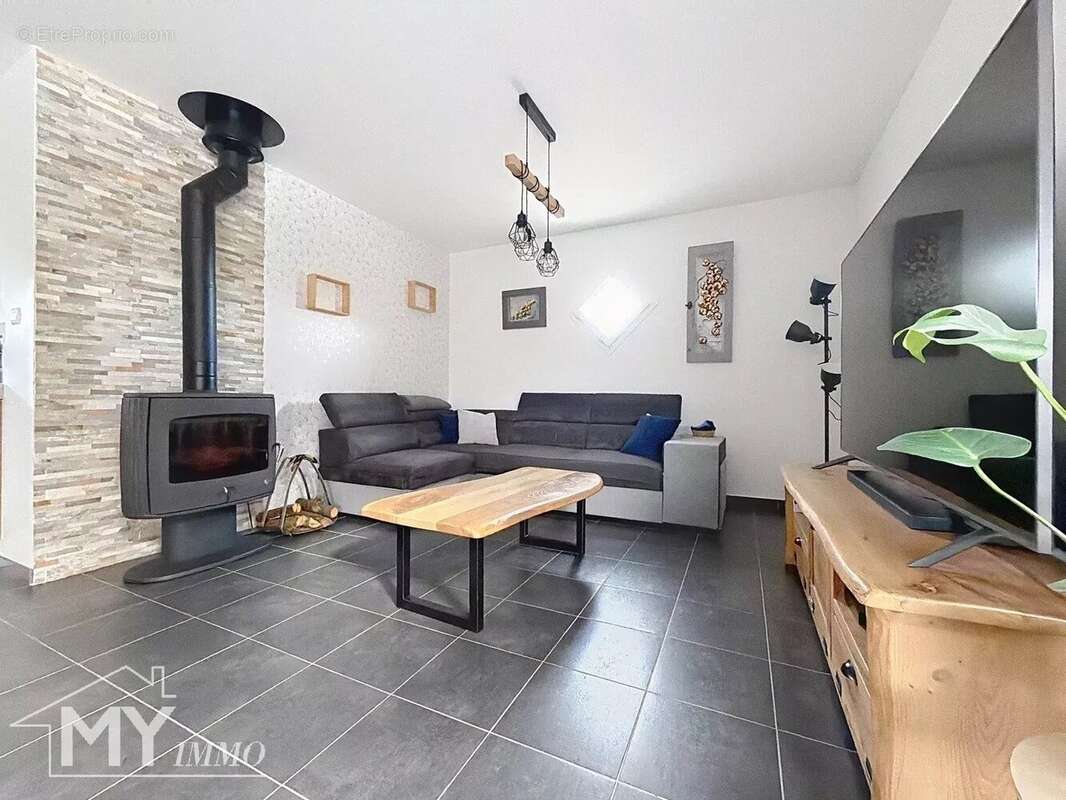 Maison à MOULIETS-ET-VILLEMARTIN