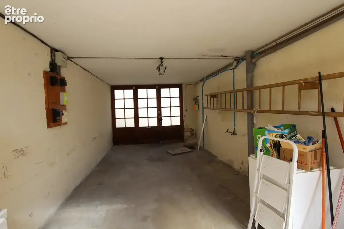 Idéal sans entretien, maison centre-ville avec cour et deux garages - photo 9