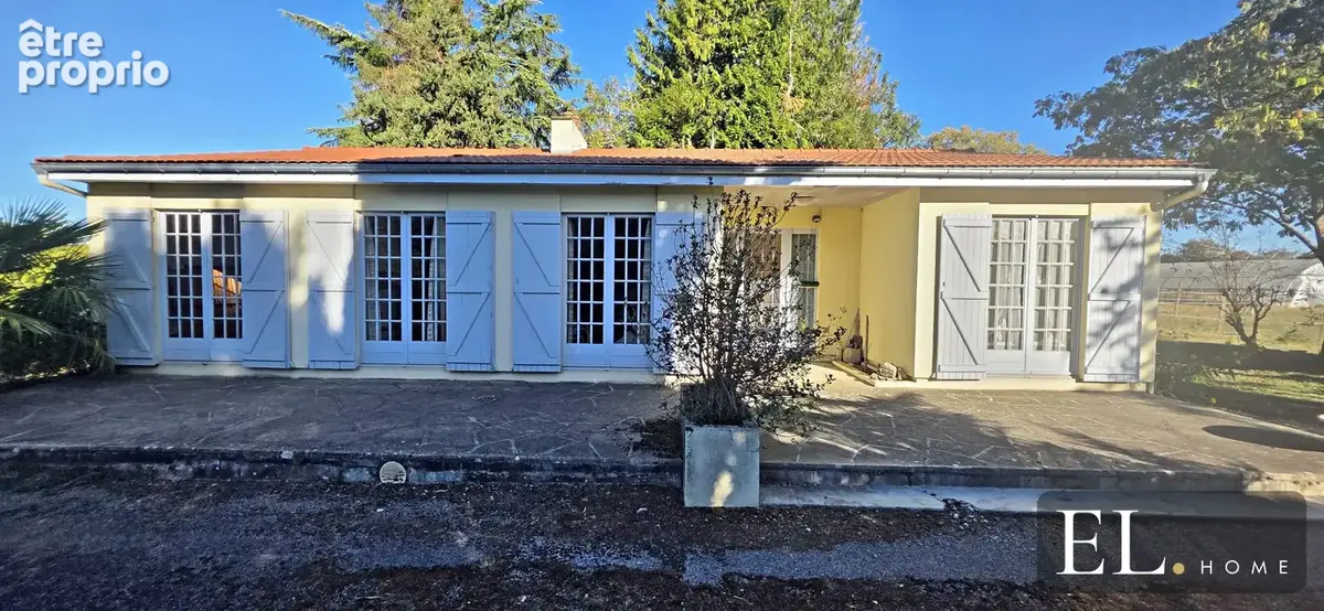 Façade devant (Ouest) - Maison à VIC-EN-BIGORRE