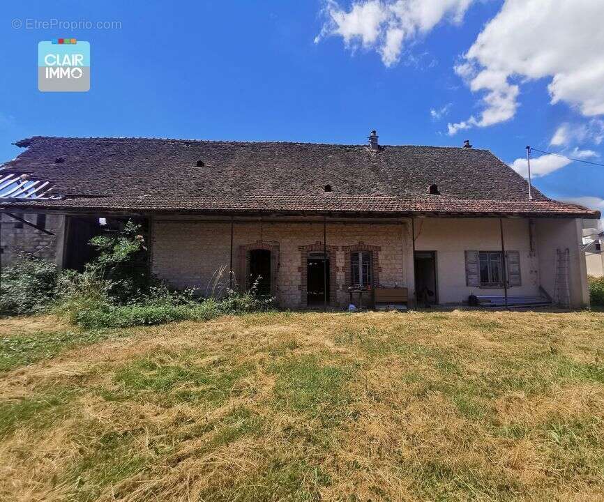 Maison de 123 m² à rénover à SORNAY  - Maison à SORNAY