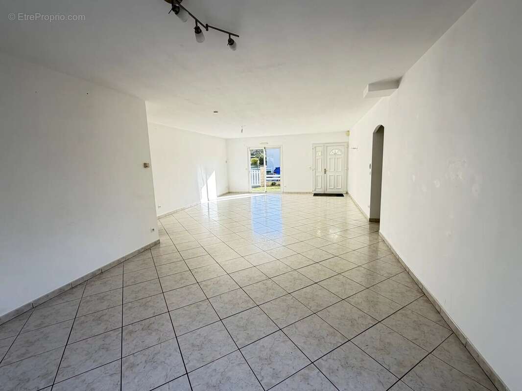 Maison à AIGREFEUILLE-SUR-MAINE