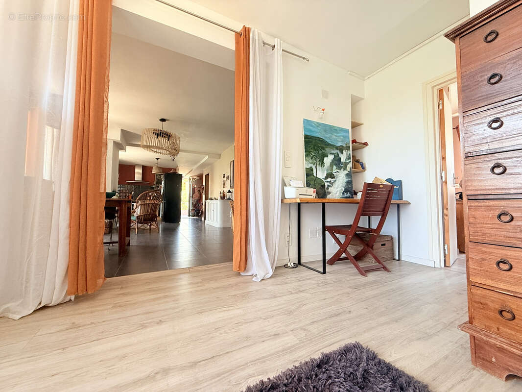 Appartement au premier et dernier étage, avec jardin privatif de 135m2 - photo 6