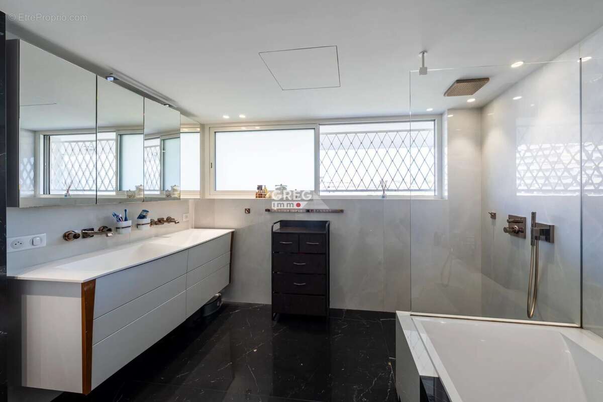 Appartement à VILLENEUVE-LOUBET