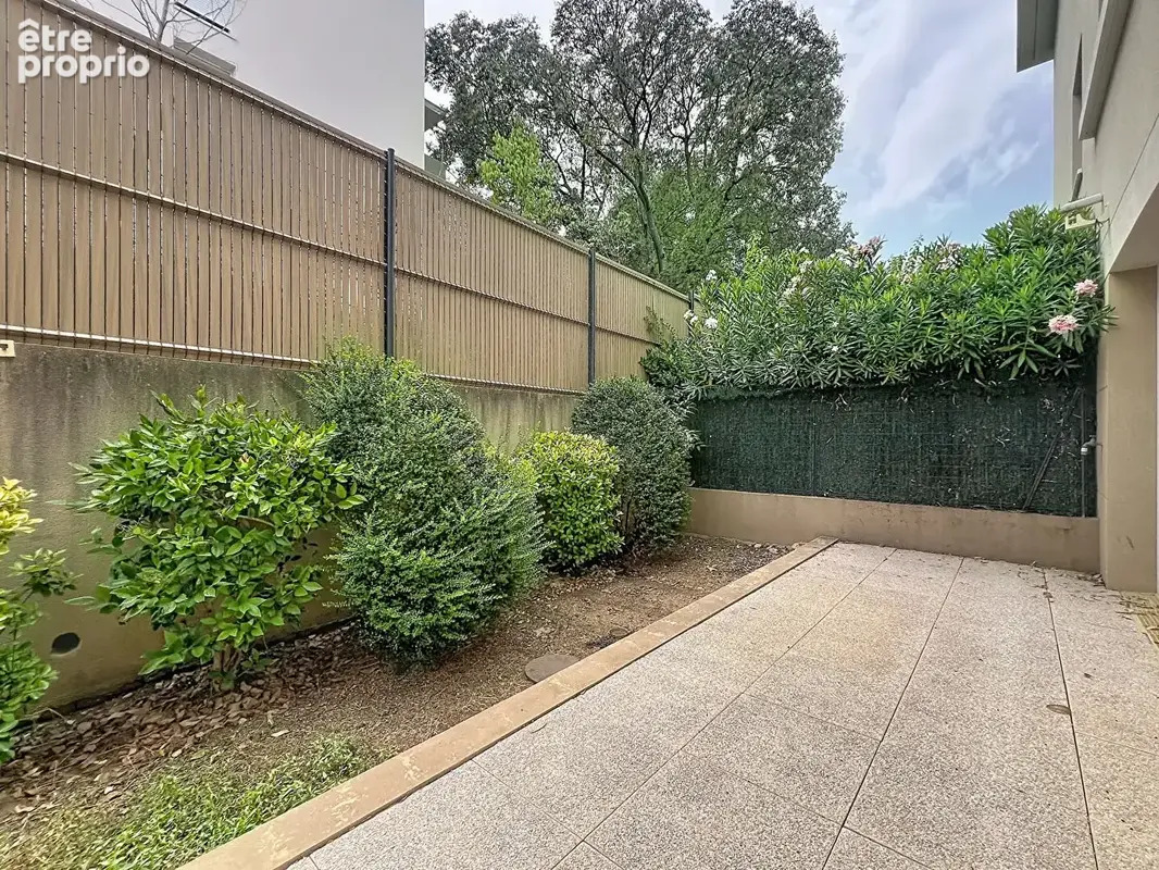 T2 en rez-de-jardin avec terrasse, jardin & double box - les camoins - photo 7