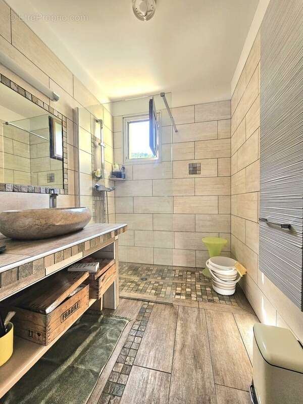 A vendre Appartement T5 de 98 m2, 4 chambres, véranda, parking à LUCCIANA 20290 (HAUTE CORSE) - photo 10