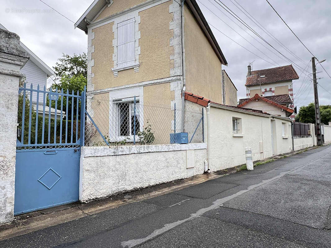 Maison à GOND-PONTOUVRE