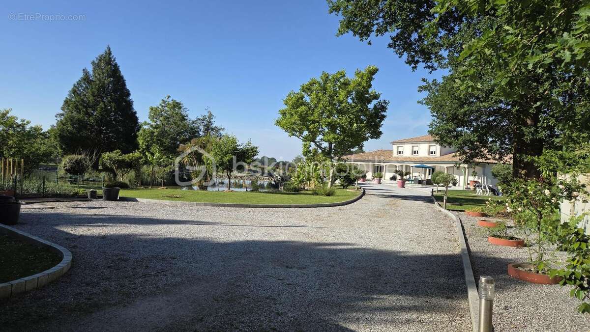 Magnifique propriete de 370m² - photo 2