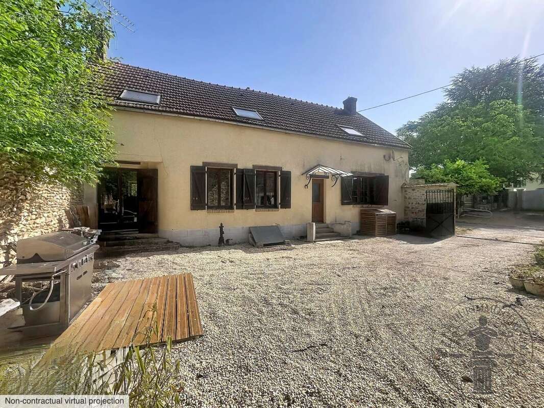 Maison à EPERNON