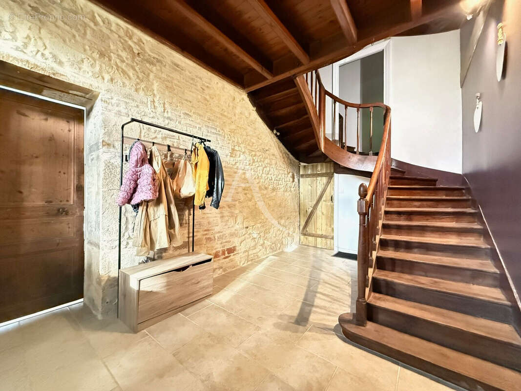 Maison à LA CAILLERE-SAINT-HILAIRE