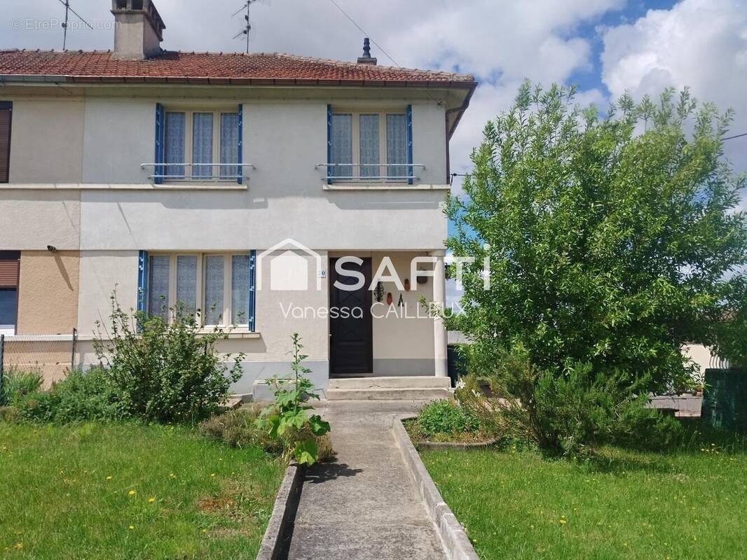 Photo 1 - Maison à CHARMES