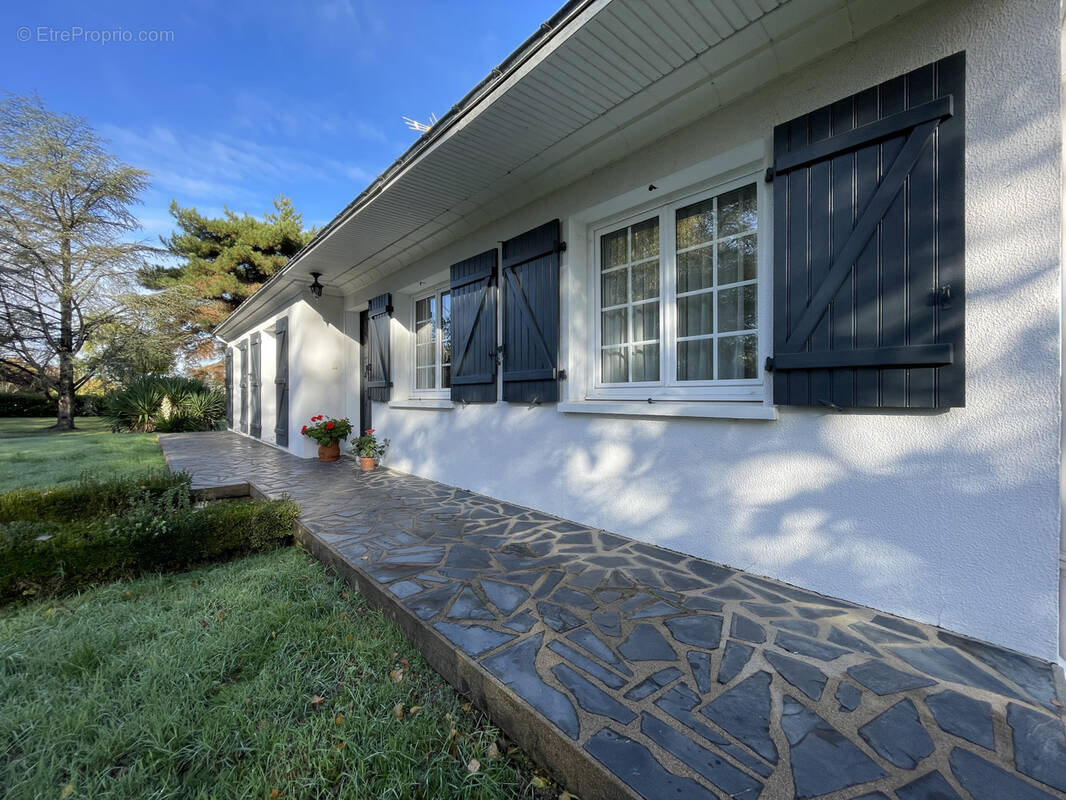 Maison à SAINT-GEREON