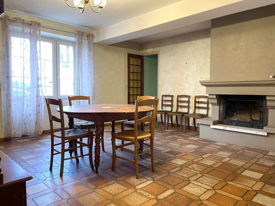 Séjour - Maison à BONNETABLE