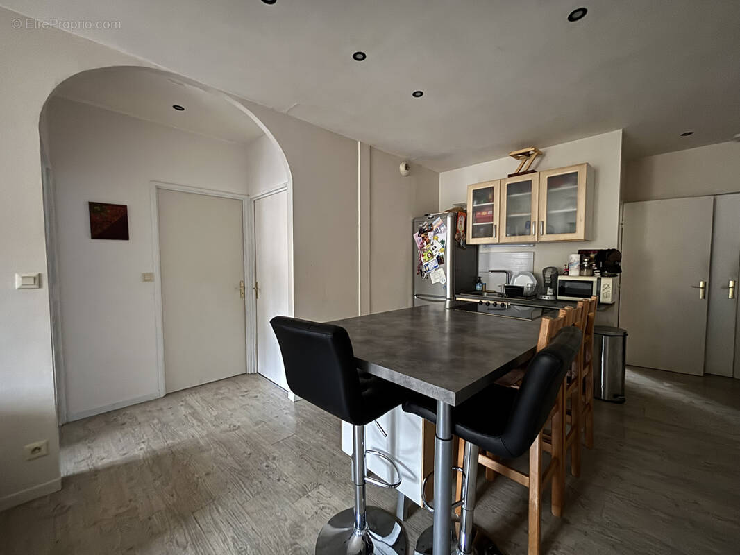 Appartement à SAINT-CLEMENT-SUR-VALSONNE