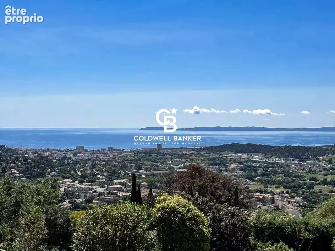 Photo Terrain à Bormes-Les-Mimosas au prix de 369 000€