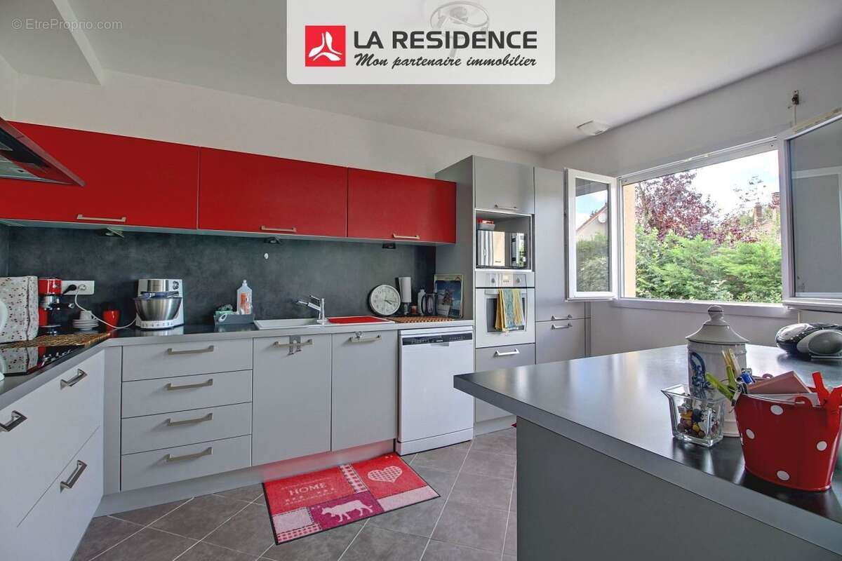 Maison à SAINT-ETIENNE-DU-ROUVRAY