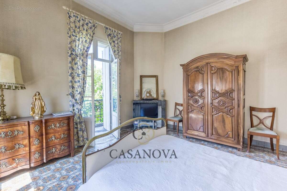 Maison à MAUGUIO