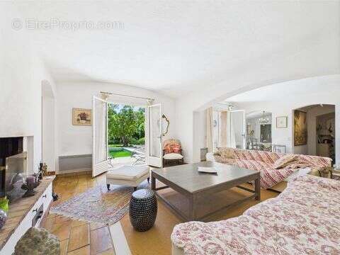 Maison à ROQUEFORT-LES-PINS