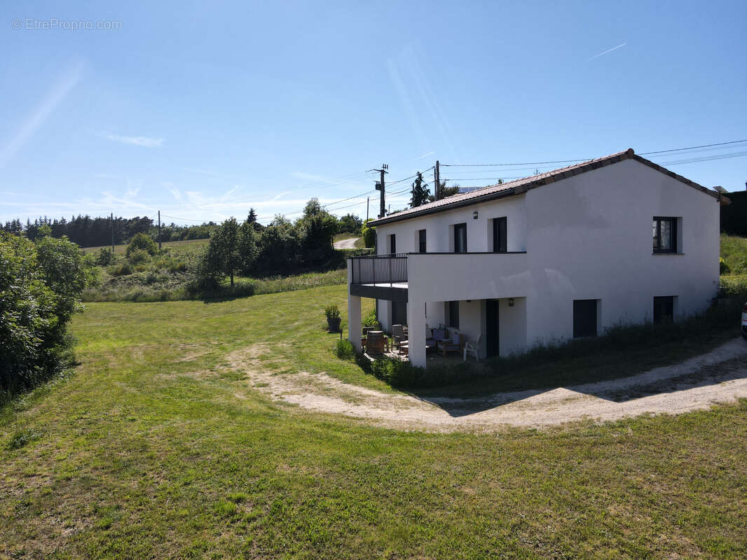 Maison à SAINT-ROMAIN-DE-LERPS