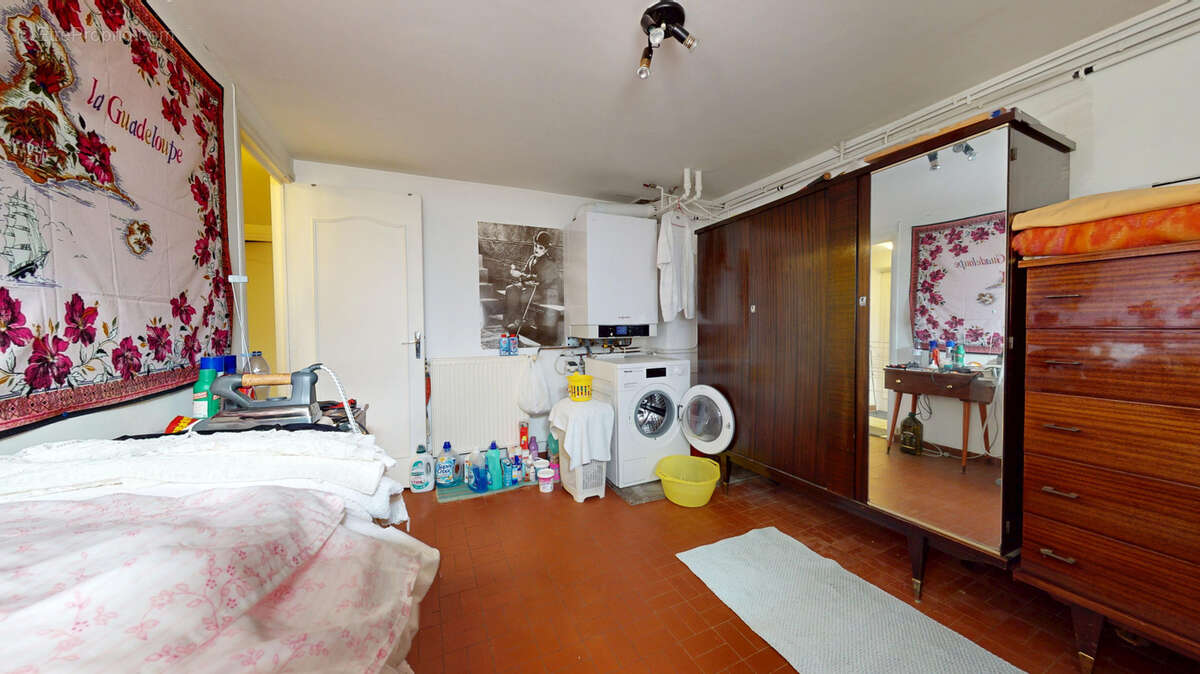 Maison à LA SALVETAT-SAINT-GILLES