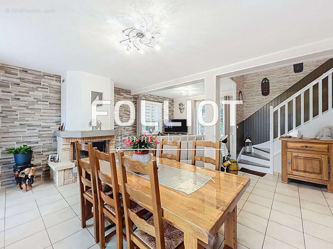 Maison à SAINTE-CROIX-SUR-MER