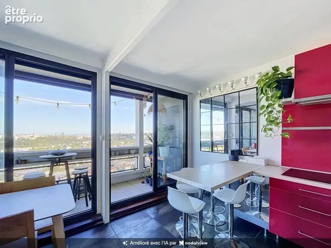 LYON 9e-82 M2- 3 chambres avec balcon-Vue panoramique - photo 2