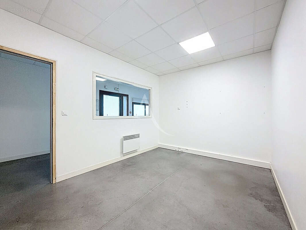 Commerce à BRISSAC-QUINCE