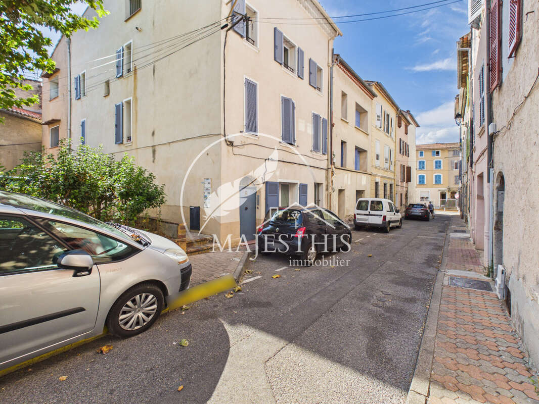 Magnifique duplex T4 de 90,62m2 à SOLLIES PONT avec terrasse Tropezienne. - photo 14