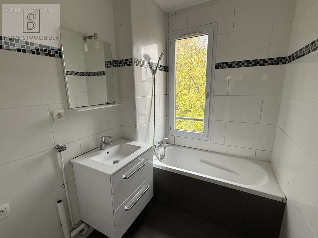 Appartement à CLICHY-SOUS-BOIS