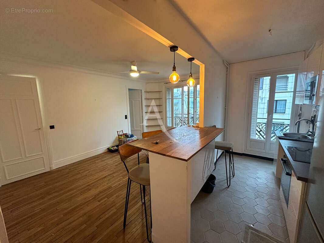 Appartement à PARIS-19E