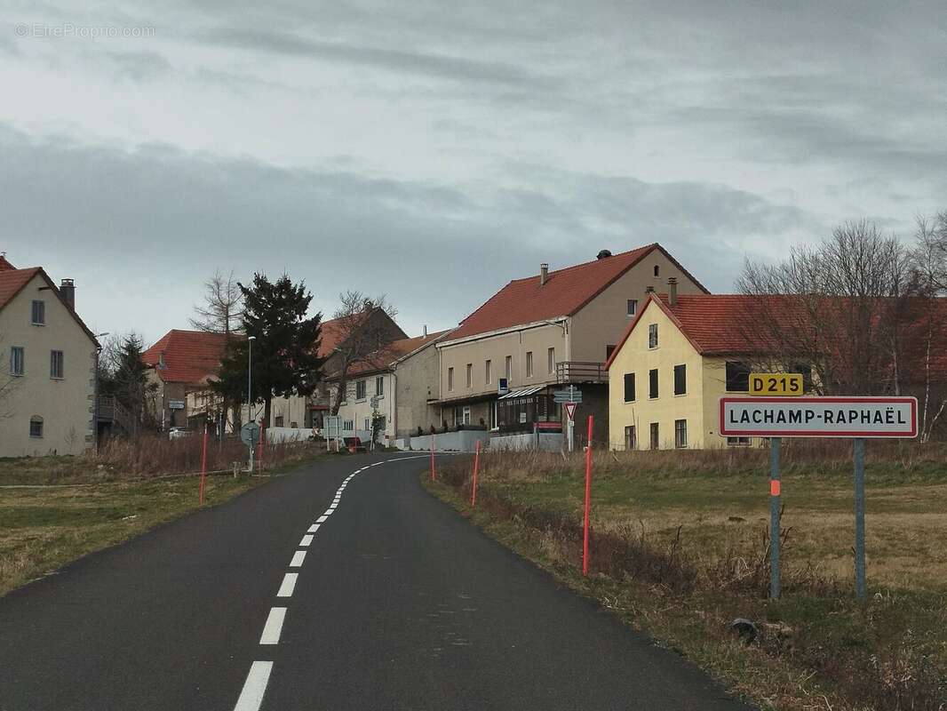 Maison à LACHAMP-RAPHAEL