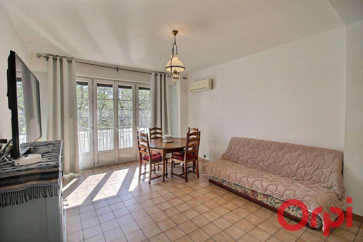 Appartement à MARSEILLE-3E