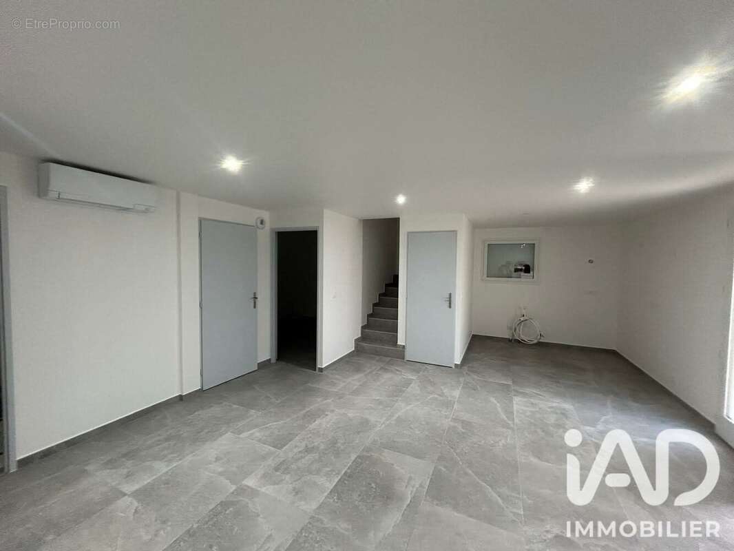 Maison 174 m² à Saint-Avre  - photo 9
